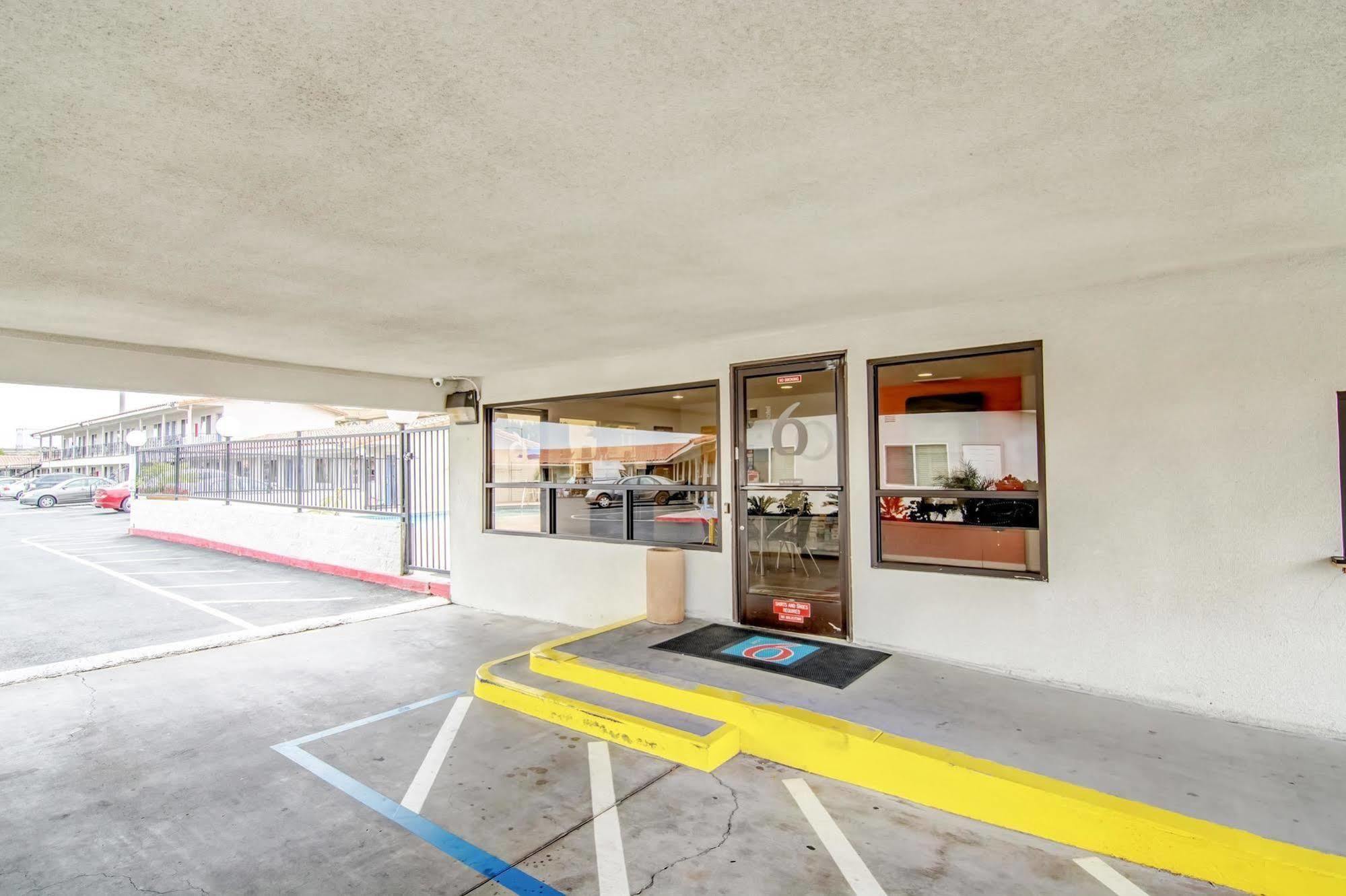 Motel 6 Manteca Exterior foto