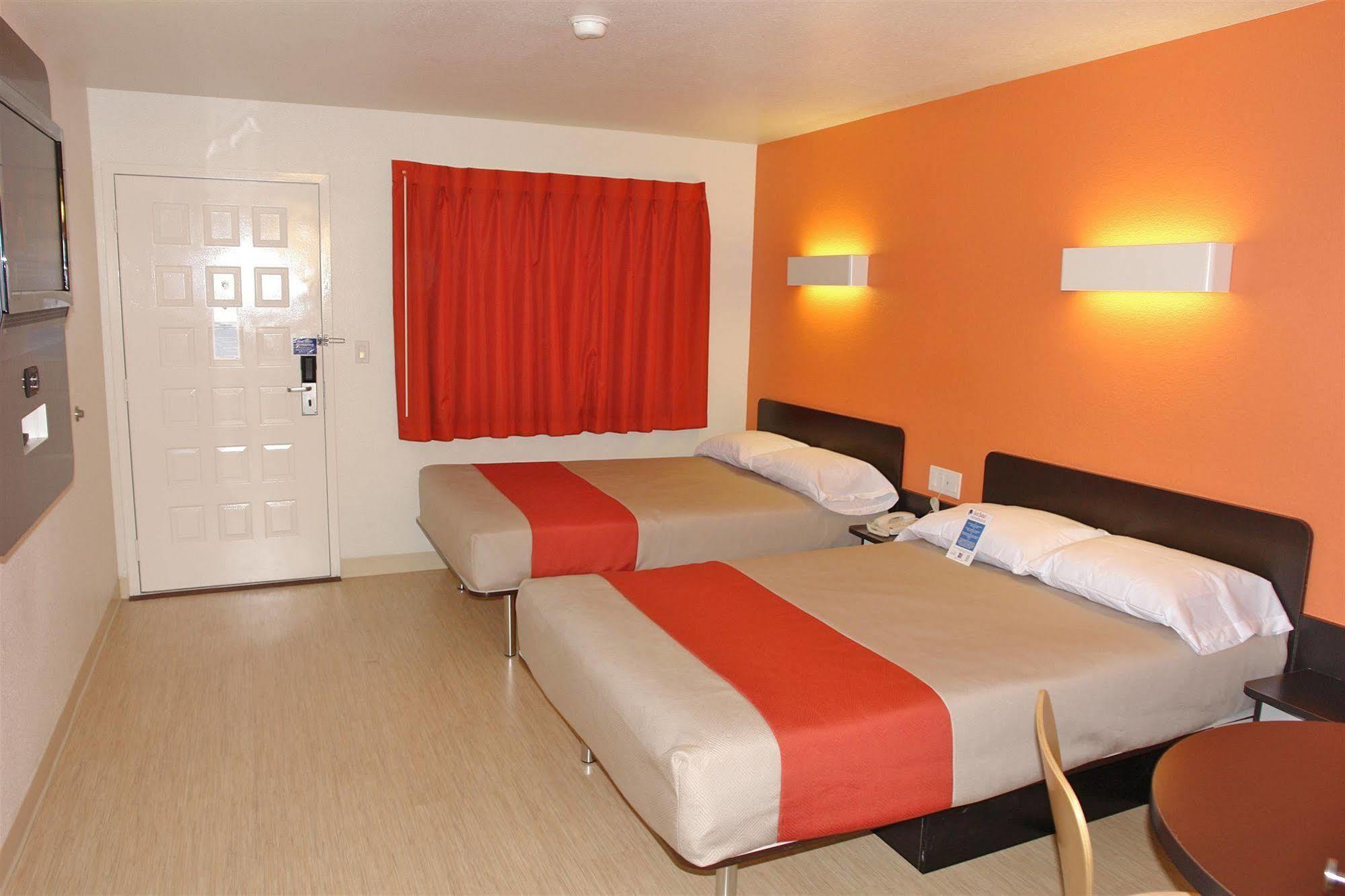 Motel 6 Manteca Exterior foto